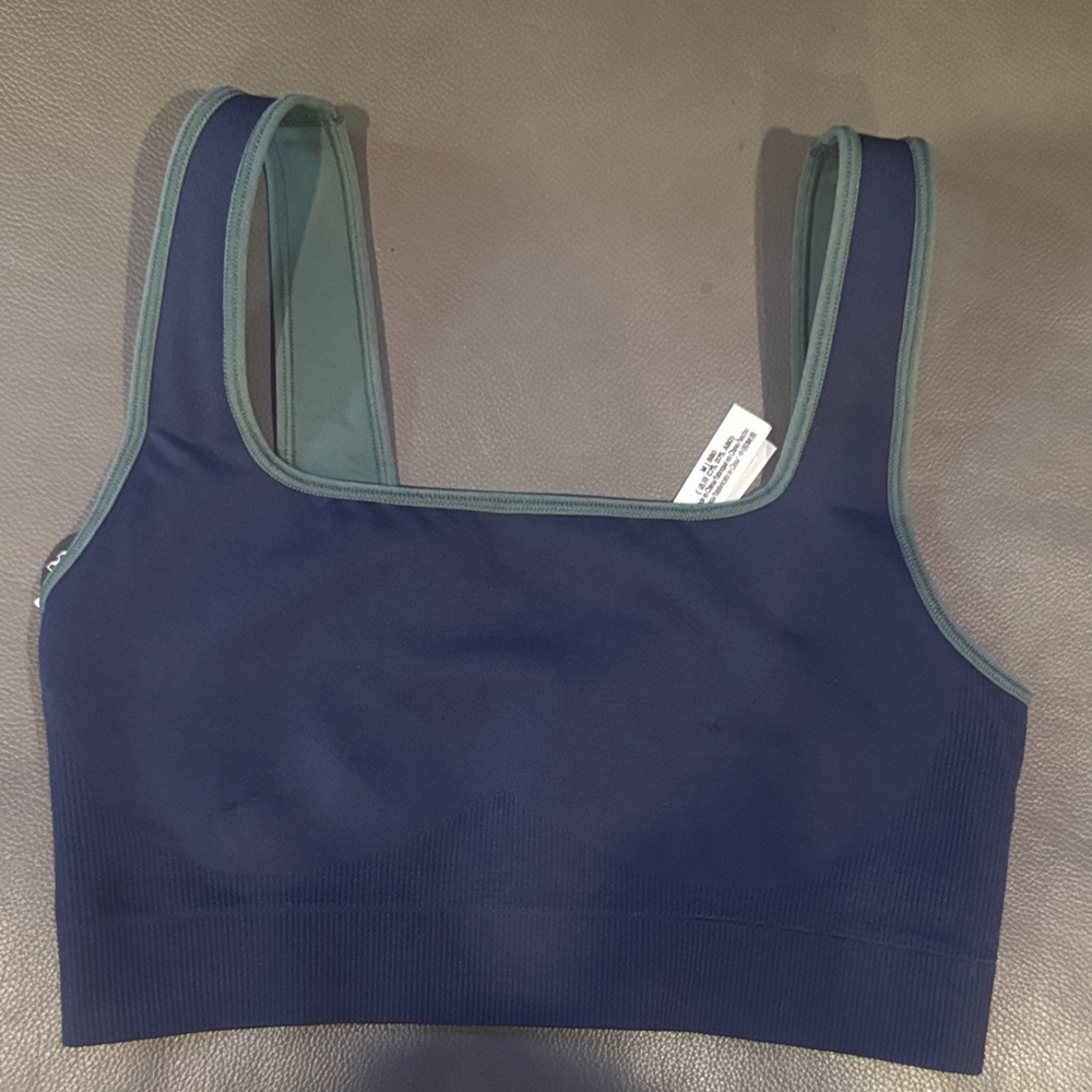 PINK Victoria's Secret Reversible Green and Blue seamless Square-Neck Sports Bra - Picture 3 of 6
